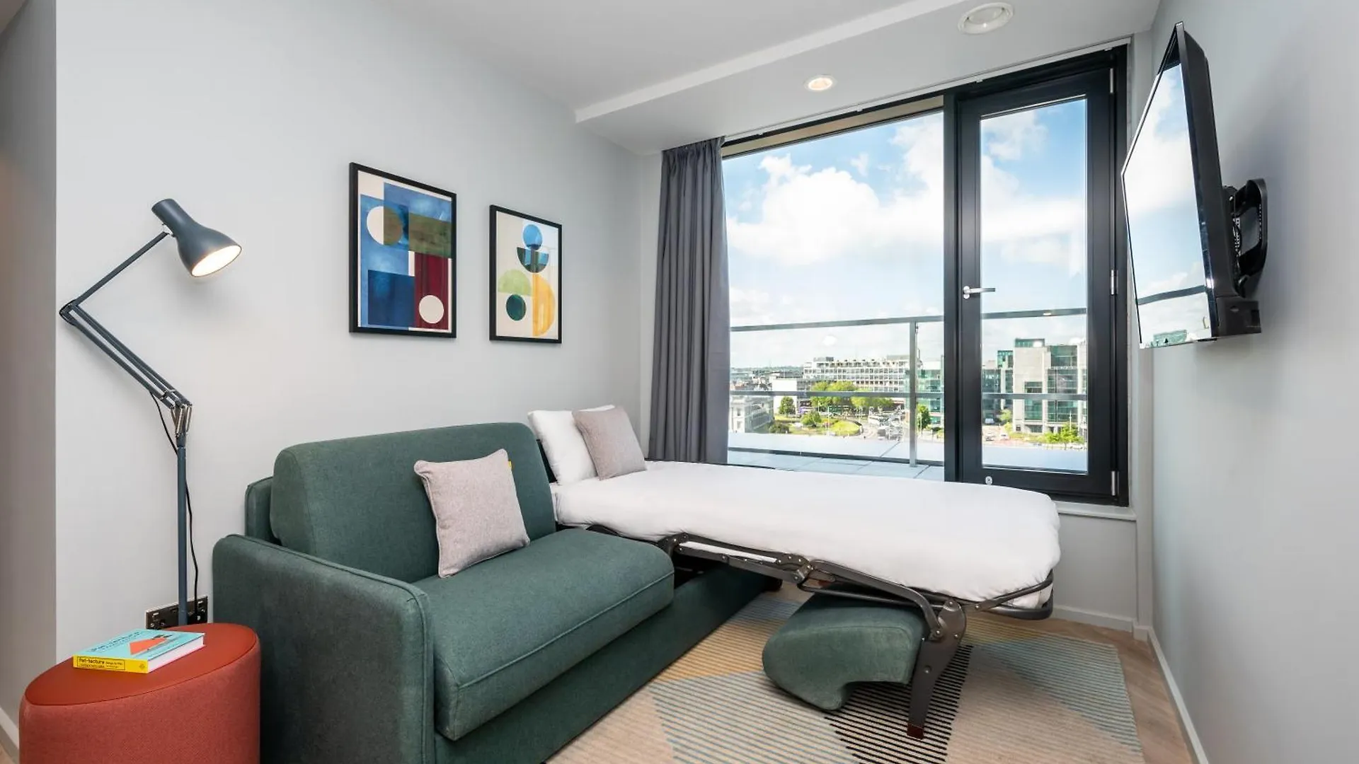 Staycity Aparthotels Dublin City Quay 4*,  أيرلندا