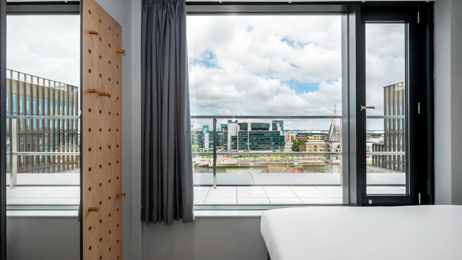 Staycity Aparthotels Dublin City Quay 4*,  أيرلندا