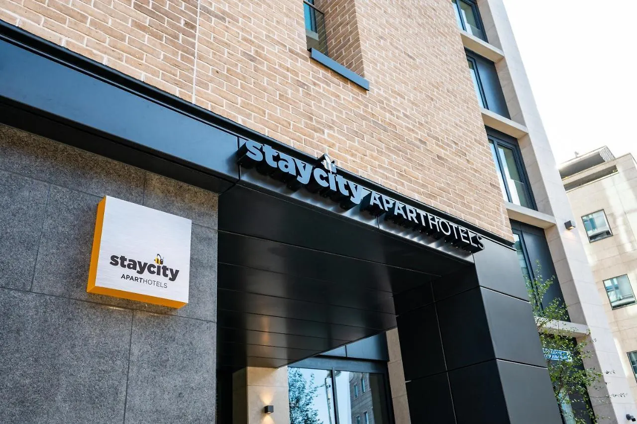 Staycity Aparthotels Dublin City Quay 4*,